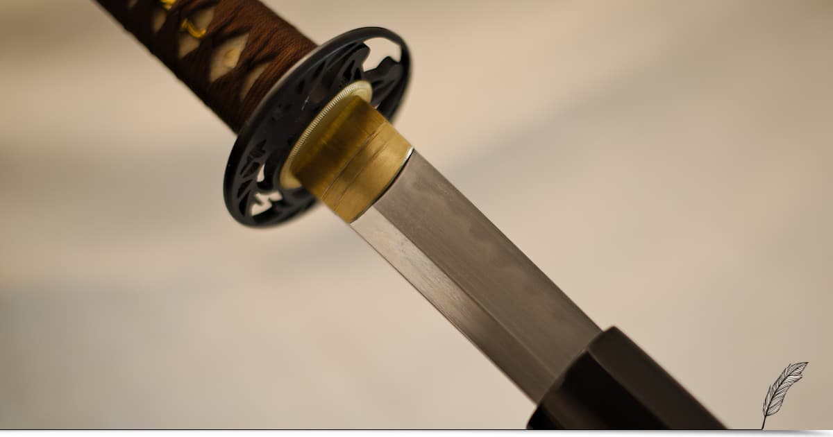 Katana Épée véritable Hamon faite à la main Argile en acier trempé plié  très tranchant : : Sports et Plein air